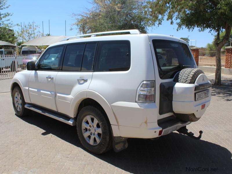Mitsubishi Pajero 3.2 DID 7 seater in Namibia