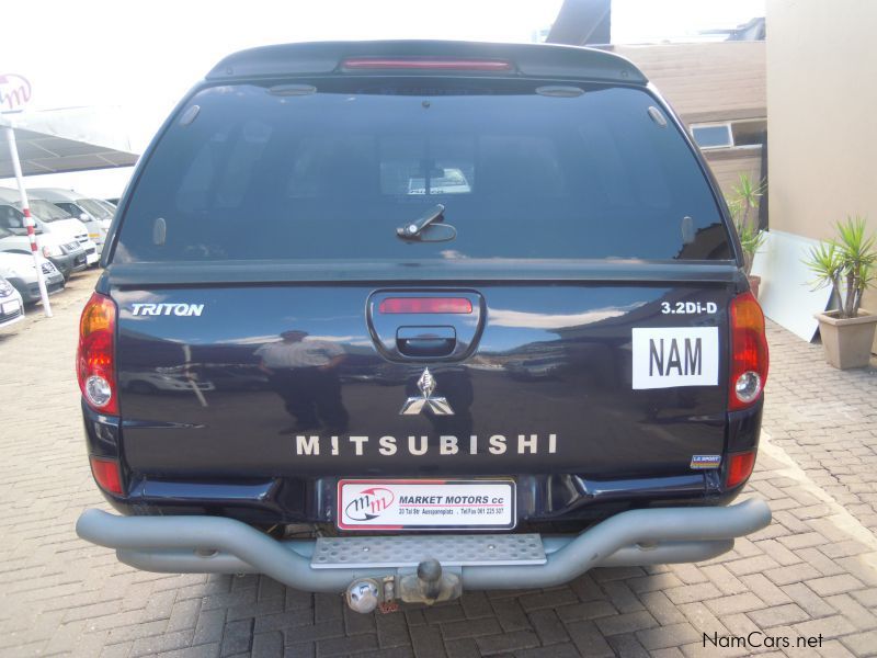 Mitsubishi TRITON 3.2DI-D A/T 4X4 D/CAB in Namibia