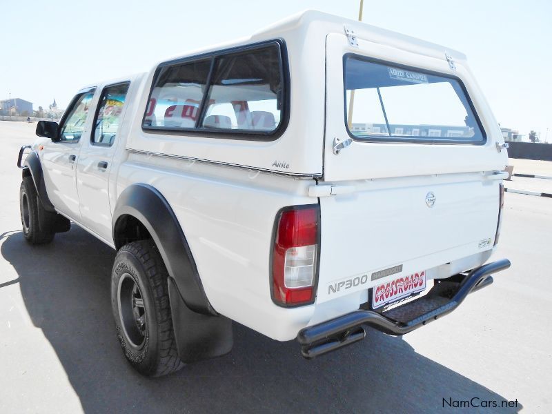 Nissan NP300 3.2 D/C 4X4 in Namibia