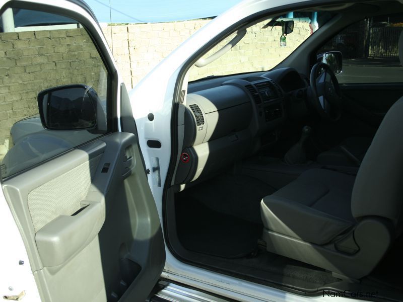 Nissan Navara K/Cab 2.5 XE 4x4 manual in Namibia