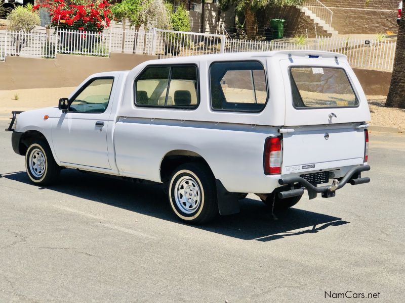 Nissan Np300 Hardbody 2.0 in Namibia