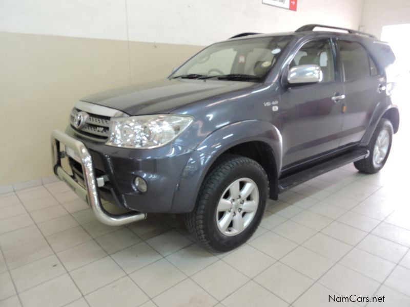 Toyota FORTUNER 4.0 V6 4X4 A/T in Namibia