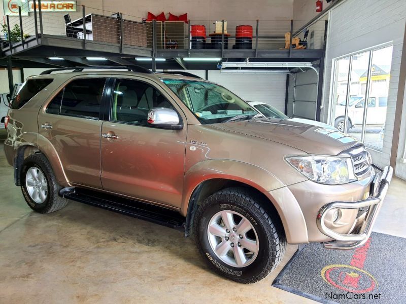 Toyota Fortuner 4.0 v6 4x4 A/T in Namibia