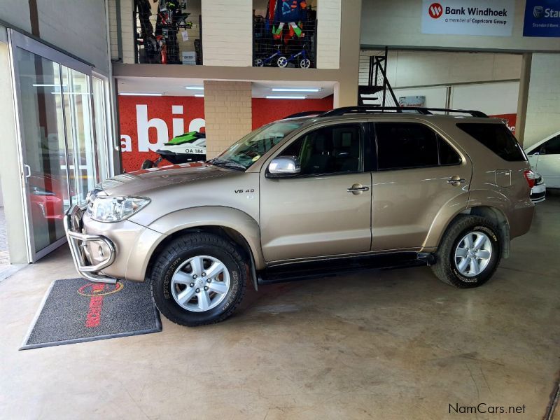 Toyota Fortuner 4.0 v6 4x4 A/T in Namibia