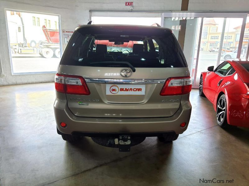 Toyota Fortuner 4.0 v6 4x4 A/T in Namibia