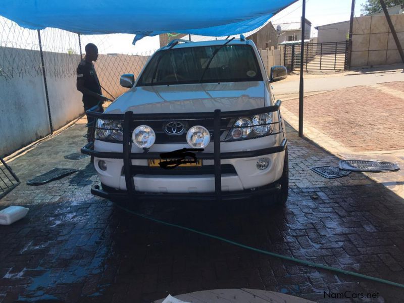 Toyota Fortuner 4l v6 in Namibia