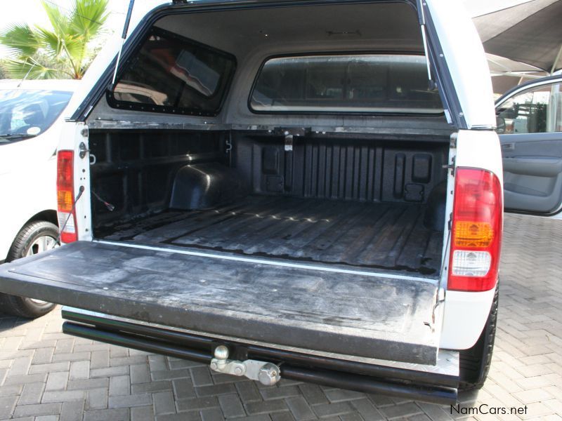 Toyota Hilux D/Cab 2.5 4x4 manual in Namibia