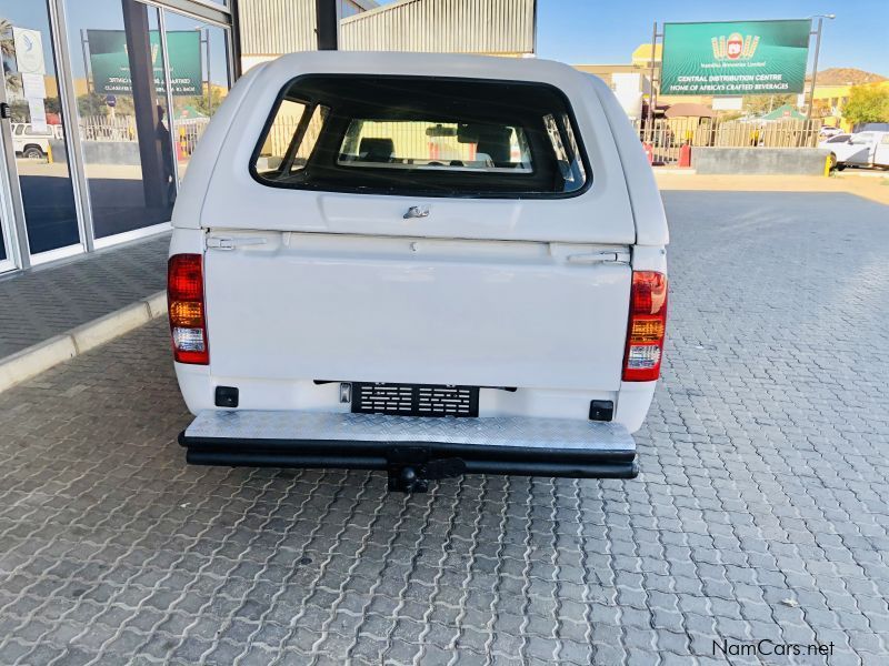 Toyota Hilux Vvti 2.0 in Namibia