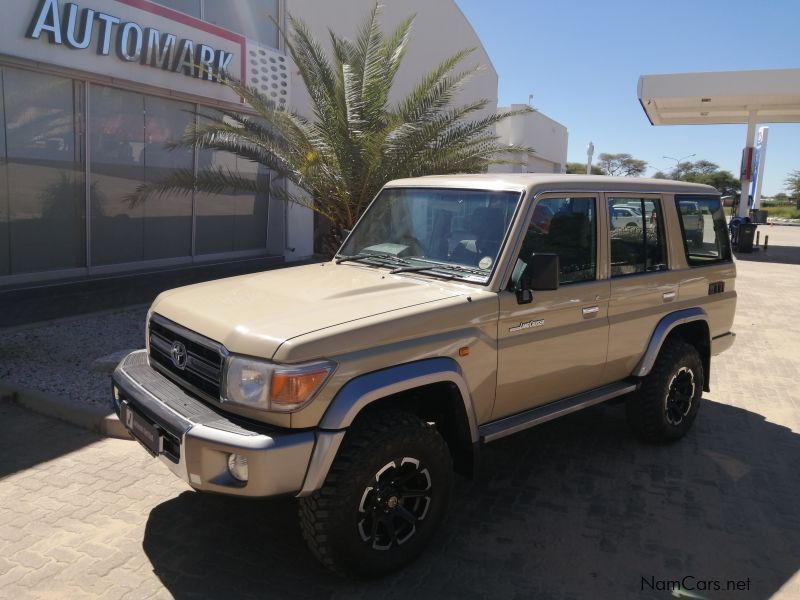 Toyota LANDCRUISER 76 4.2D LX in Namibia