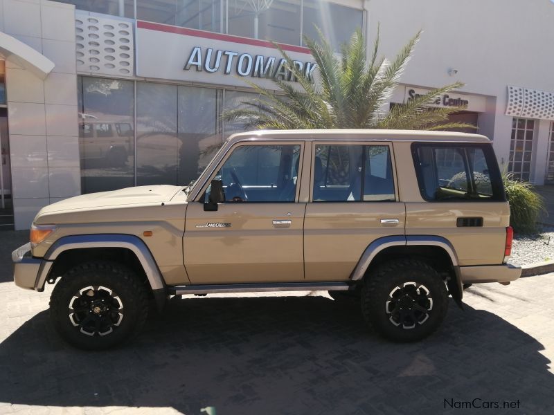 Toyota LANDCRUISER 76 4.2D LX in Namibia