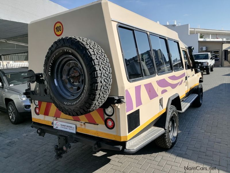 Toyota Land Cruiser 4.0 V6 4x4 Camper in Namibia