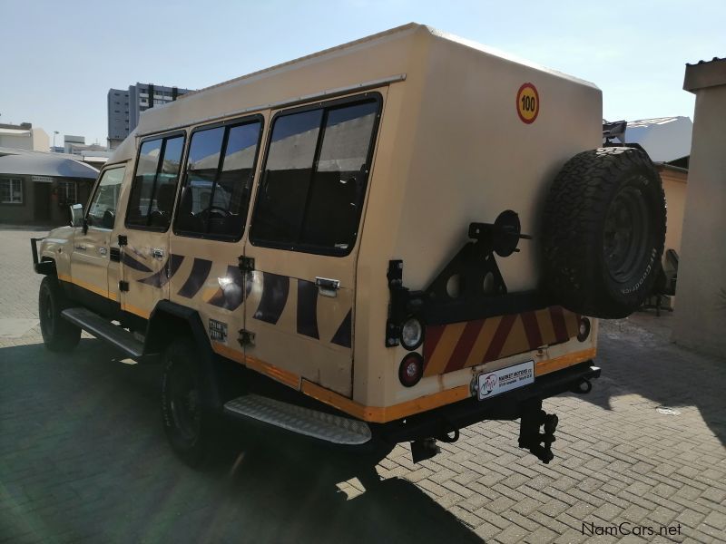 Toyota Land Cruiser 4.0 V6 4x4 Camper in Namibia