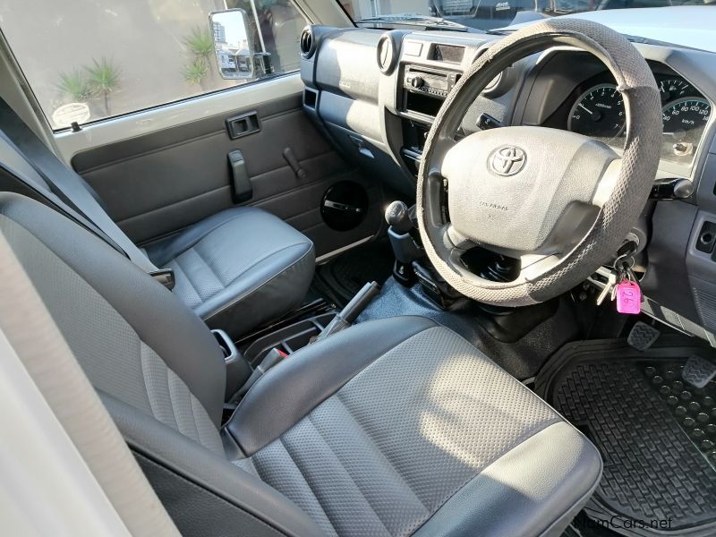 Toyota Land Cruiser 4.0 V6 4x4 S/C in Namibia