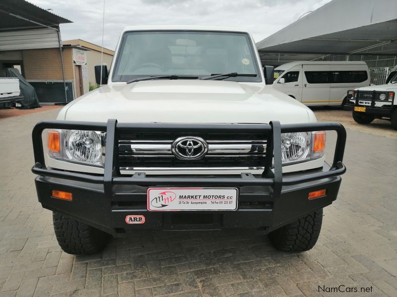 Toyota Land Cruiser 4.0 V6 S/C P/U in Namibia