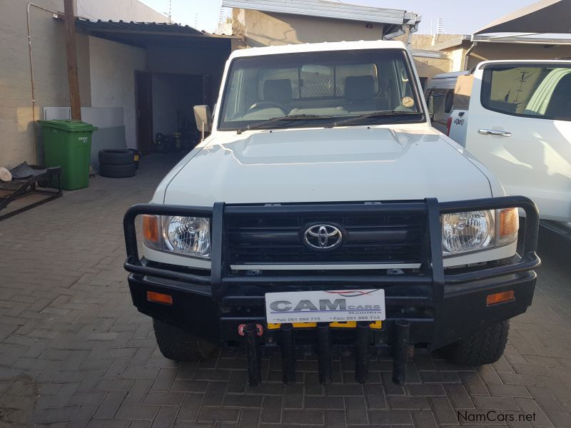 Toyota Land Cruiser 4.2D LWB S/C 4x4 Man Diesel in Namibia
