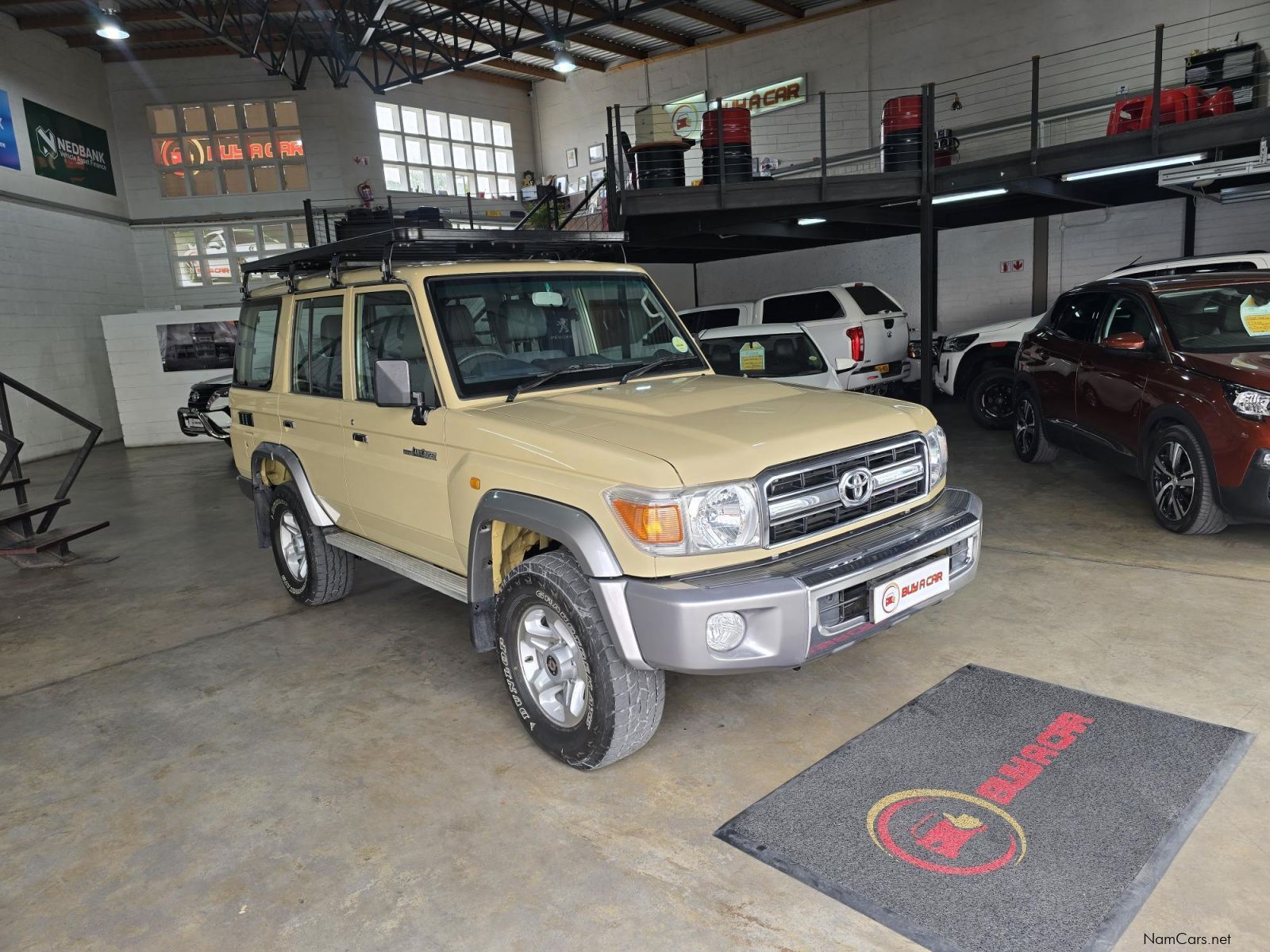 Toyota Land Cruiser 76 4.2D  SW in Namibia