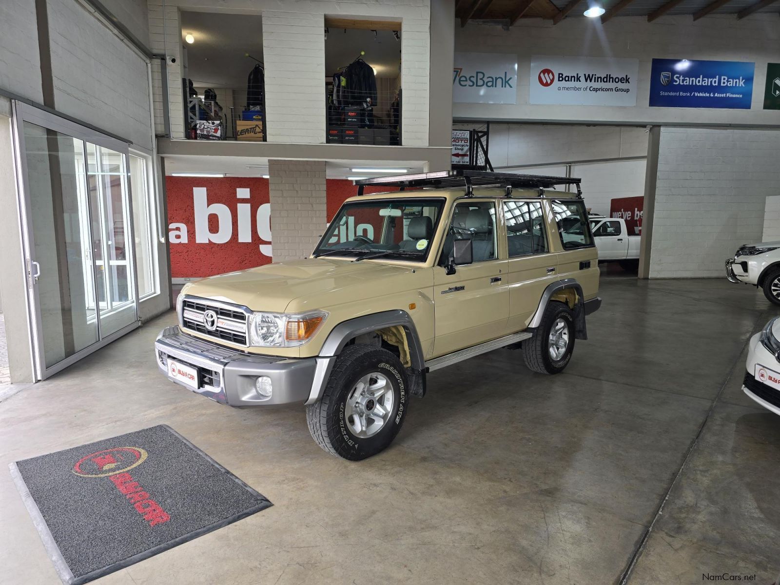 Toyota Land Cruiser 76 4.2D  SW in Namibia