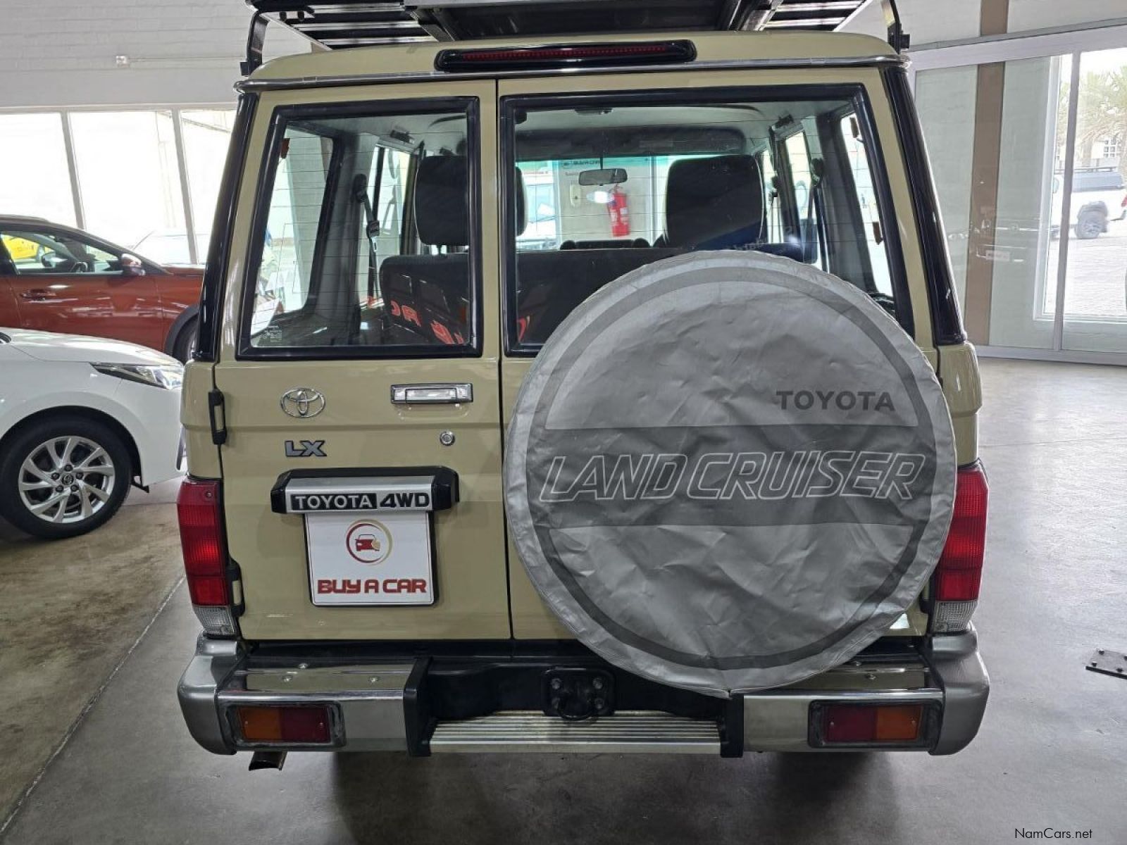 Toyota Land Cruiser 76 4.2D  SW in Namibia