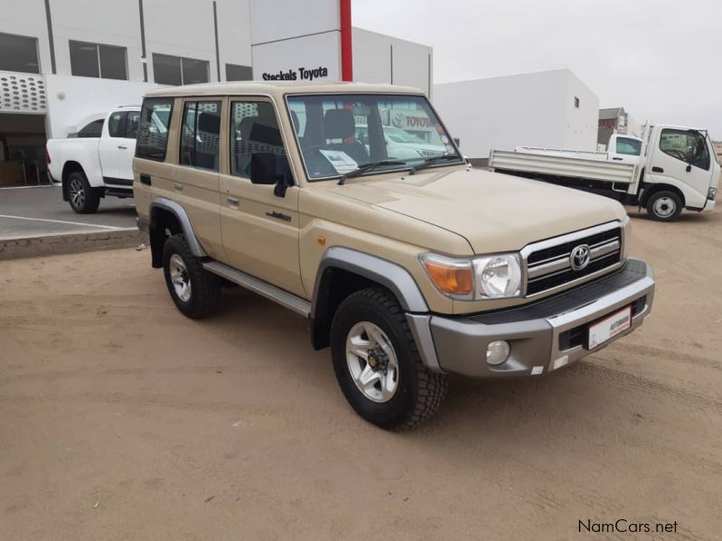 Toyota Land Cruiser 76 SW Troopy in Namibia