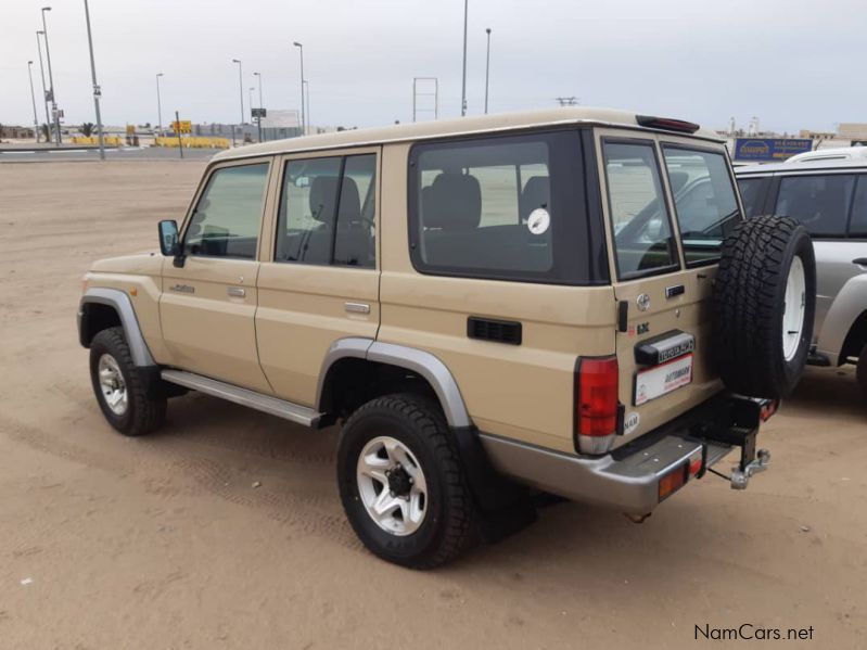 Toyota Land Cruiser 76 SW Troopy in Namibia