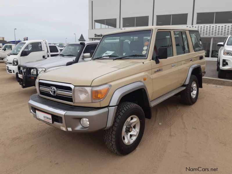 Toyota Land Cruiser 76 SW Troopy in Namibia