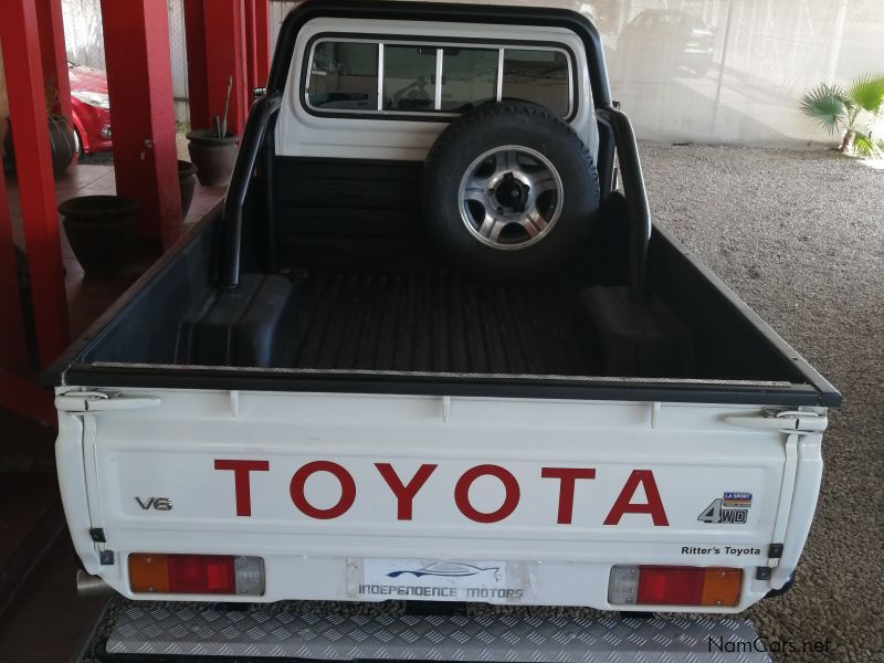 Toyota Land Cruiser Pick Up V6 4.0 in Namibia