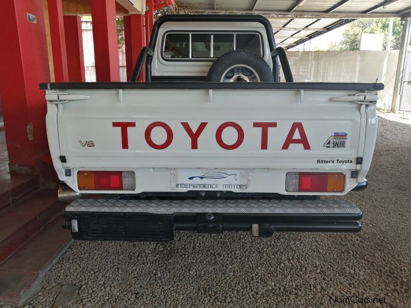 Toyota Land Cruiser Pick Up V6 4.0 in Namibia