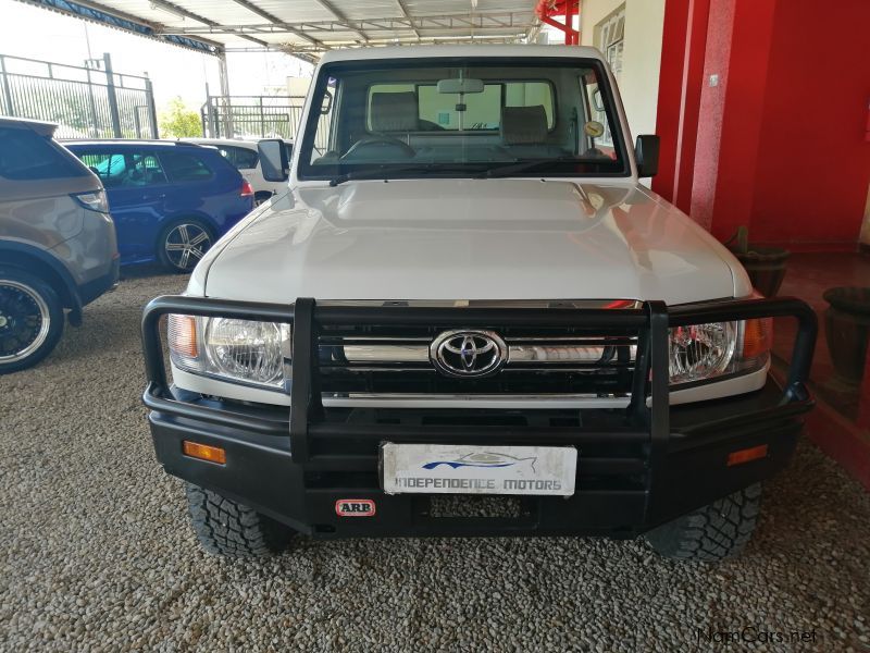 Toyota Land Cruiser Pick Up V6 4.0 in Namibia