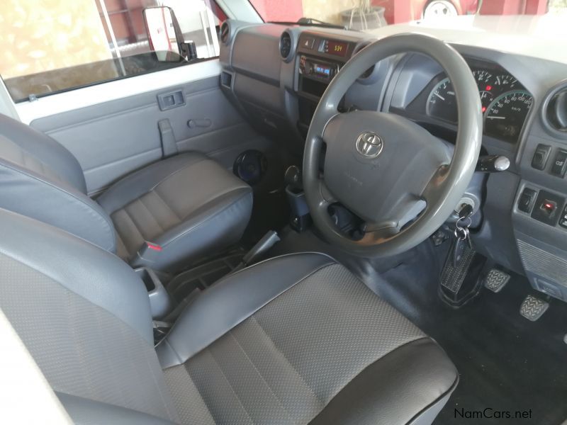 Toyota Land Cruiser Pick Up V6 4.0 in Namibia