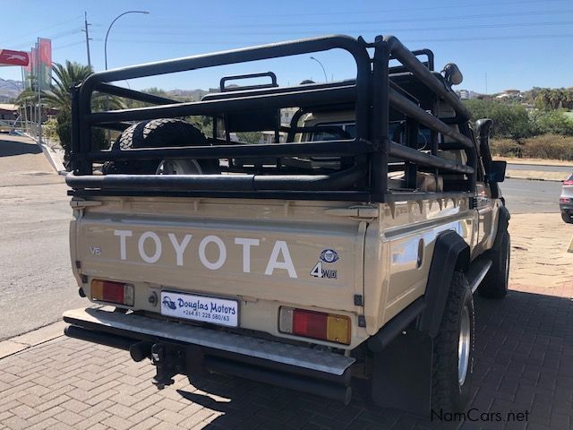 Toyota Landcruiser 4.0 V6 S/Cab 4x4 in Namibia