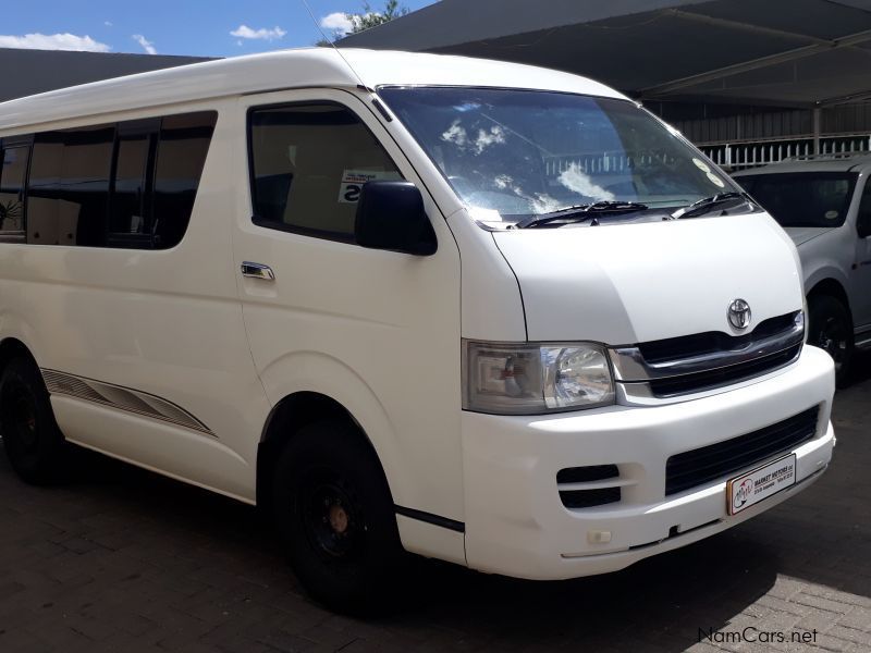 Toyota Quantum 2.7 GL 10 seater in Namibia