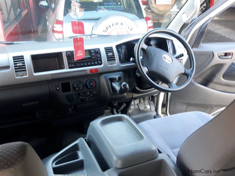 Toyota Quantun 2.7 VVTI 14 seater in Namibia