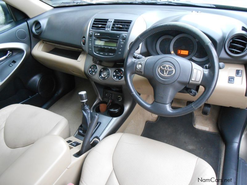 Toyota RAV4 2.2 VX  D4D AWD in Namibia