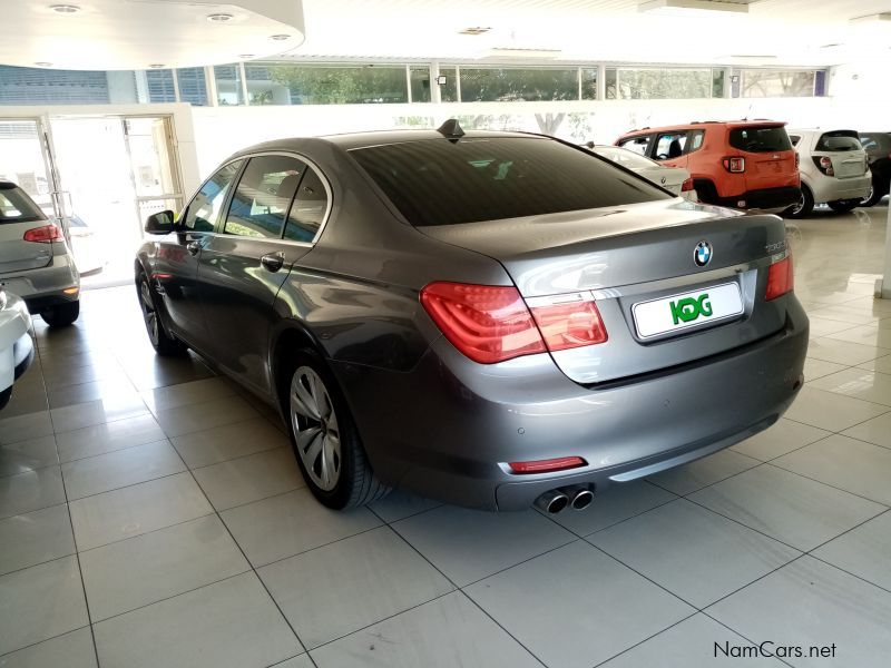 BMW 730Li in Namibia