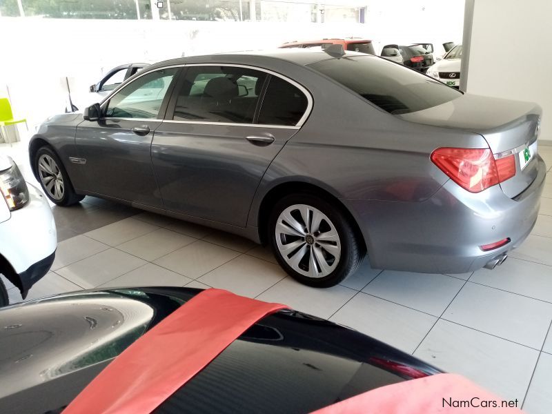 BMW 730Li in Namibia