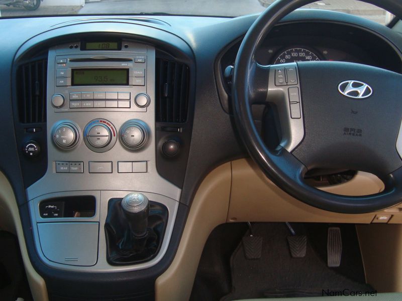 Hyundai H  1  2.4 GLS  9  Seater in Namibia