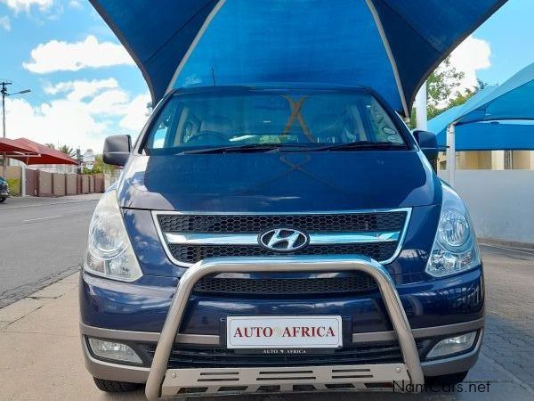 Hyundai H1 2.4 GLS 9S/T Bus in Namibia
