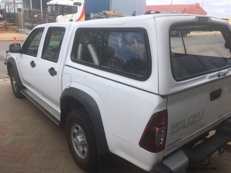 Isuzu KB 250 CREWCAB 4X4 LE in Namibia