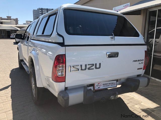 Isuzu KB300 D-TEQ 2x4 manual E/Cab in Namibia