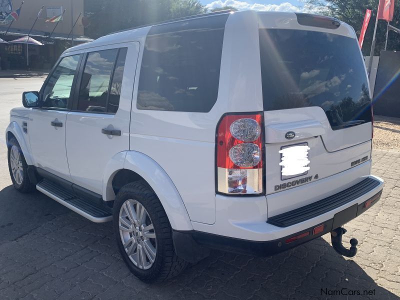 Land Rover Discovery 4 in Namibia