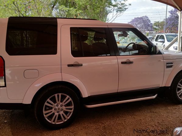 Land Rover Discovery 4 3.0 SDV6 HSE in Namibia