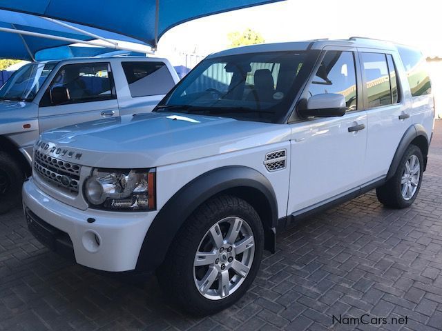 Land Rover Discovery 4 3.0 TD/SD V6 S in Namibia