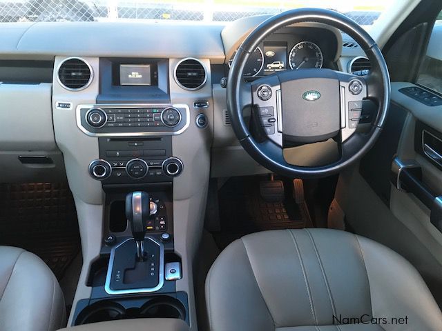 Land Rover Discovery 4 3.0 TD/SD V6 S in Namibia