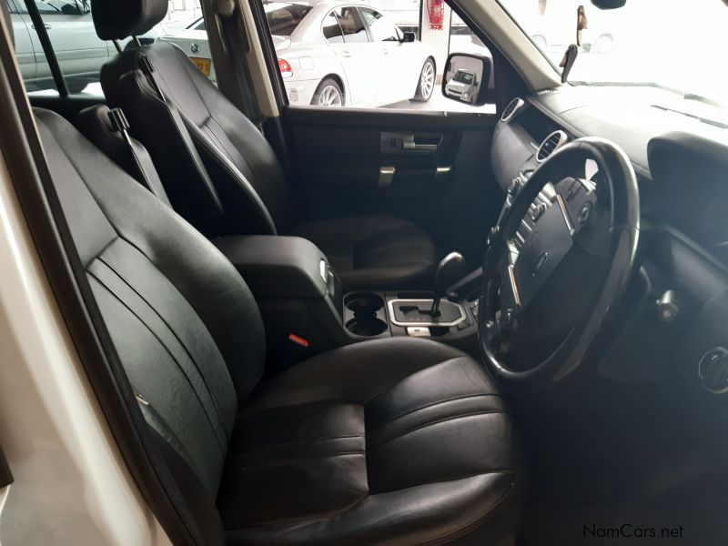 Land Rover Discovery 4 3.0 TD/SD V6 SE in Namibia