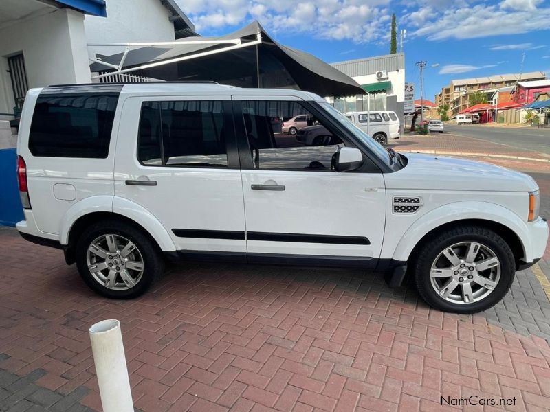 Land Rover Discovery 4 3.0 TD/SD V6 SE in Namibia