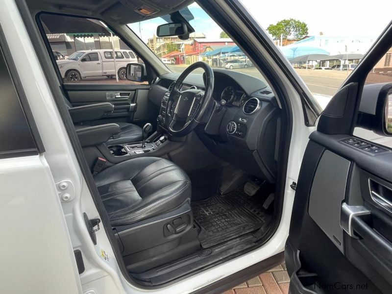 Land Rover Discovery 4 3.0 TD/SD V6 SE in Namibia