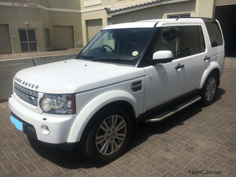 Land Rover Discovery 4 HSE 3.0L SDV6 in Namibia