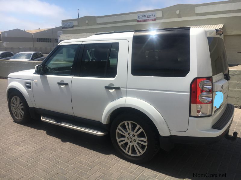 Land Rover Discovery 4 HSE 3.0L SDV6 in Namibia