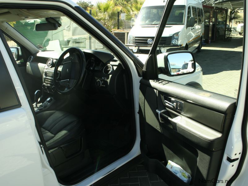 Land Rover Discovery 4 TD S 3.0 V6 a/t 4x4 in Namibia