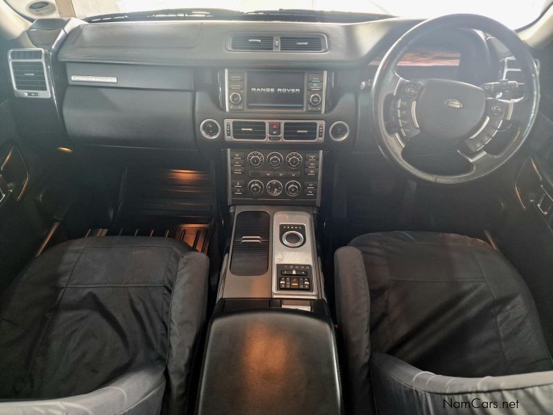 Land Rover Range Rover Vogue 4.4 TDV8 in Namibia